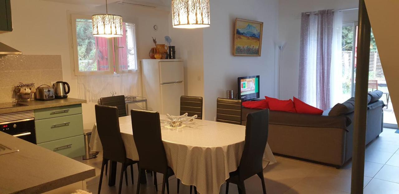 Villa Mylena Jouques ภายนอก รูปภาพ